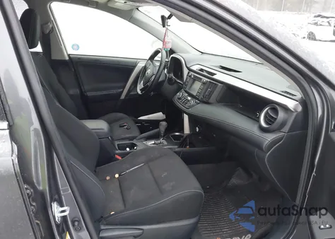 2018 Toyota Rav4 Xle z USA, uszkodzony, nr VIN JTMRFREV7JJ187618